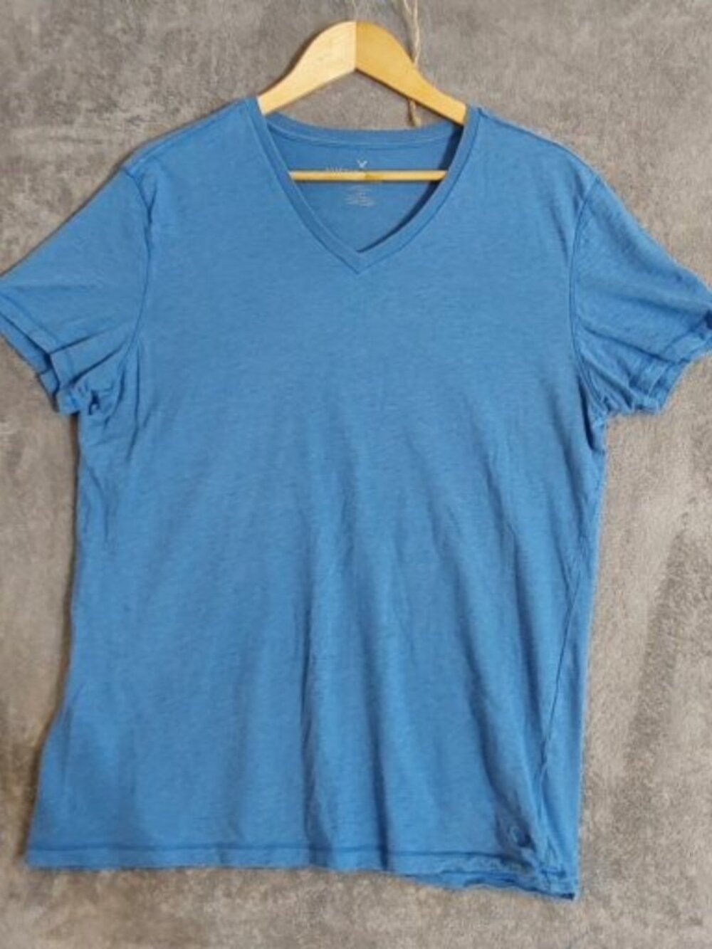 American Eagle Outfitters Blue V-Neck Short Sleeve T-Shirt Men's Medium Cotton